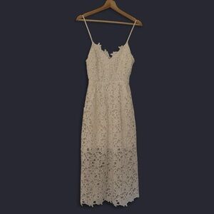 ASTR THE LABEL Cream Lace Midi Dress